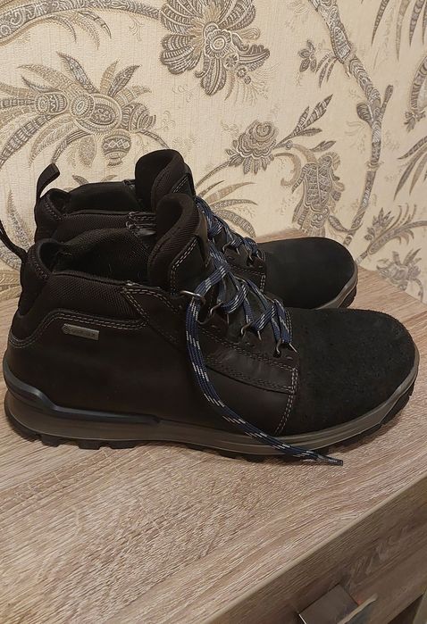 Оригінальні черевики ECCO  з технологією Gore-Tex