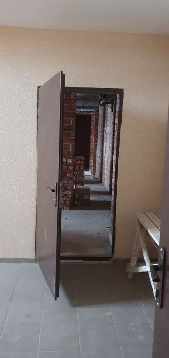 Приміщення 43 кв  .м..  10 поверх з вікнами висота 3 метри