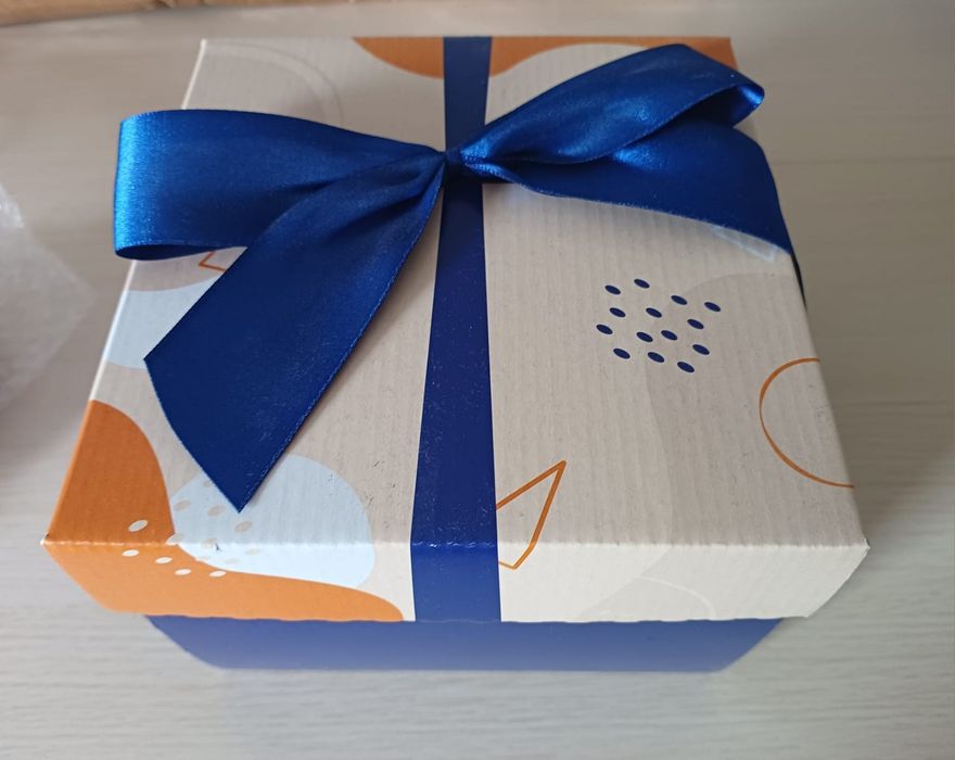 Elegancka filiżanka na spodku z ceramiczną łyżeczką Prezent Kasia