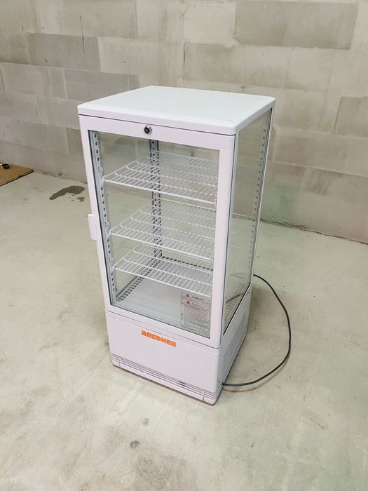 Холодильна Вітрина Кондитерська-Десертна Reednee 78 Літрів Нова!!!