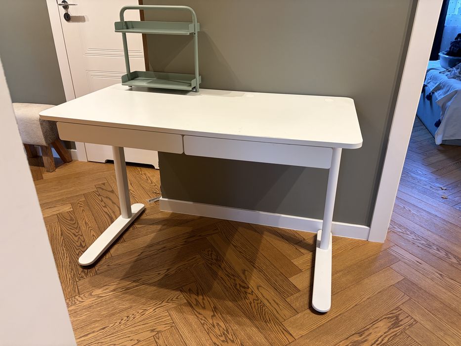 Biurko Ikea Relatera 117x60 cm
