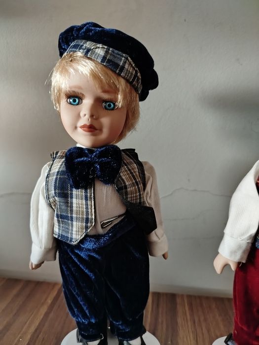 Boneca de loiça com suporte