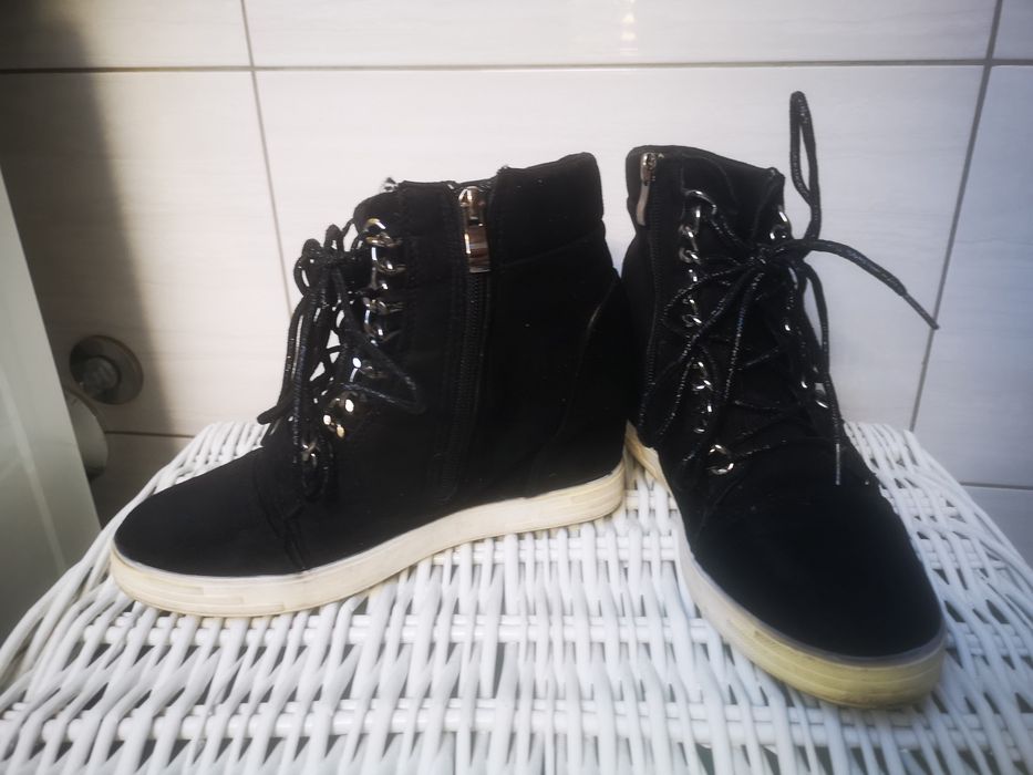 Czarne sneakersy 38