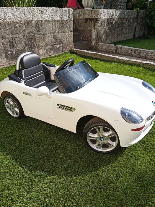 Carro elétrico BMW Z8 para criança