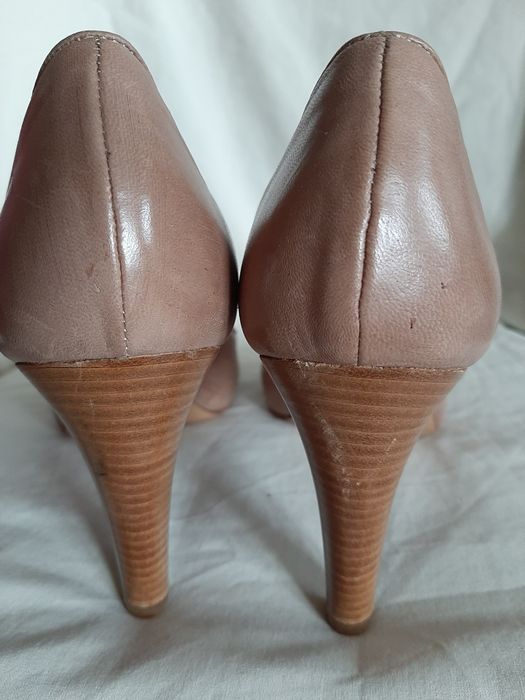 pantofelki damskie,  lekkie, obcasy, beżowe
