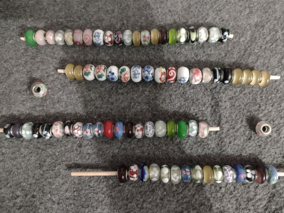 Nowe charmsy platerowane srebrem i murano