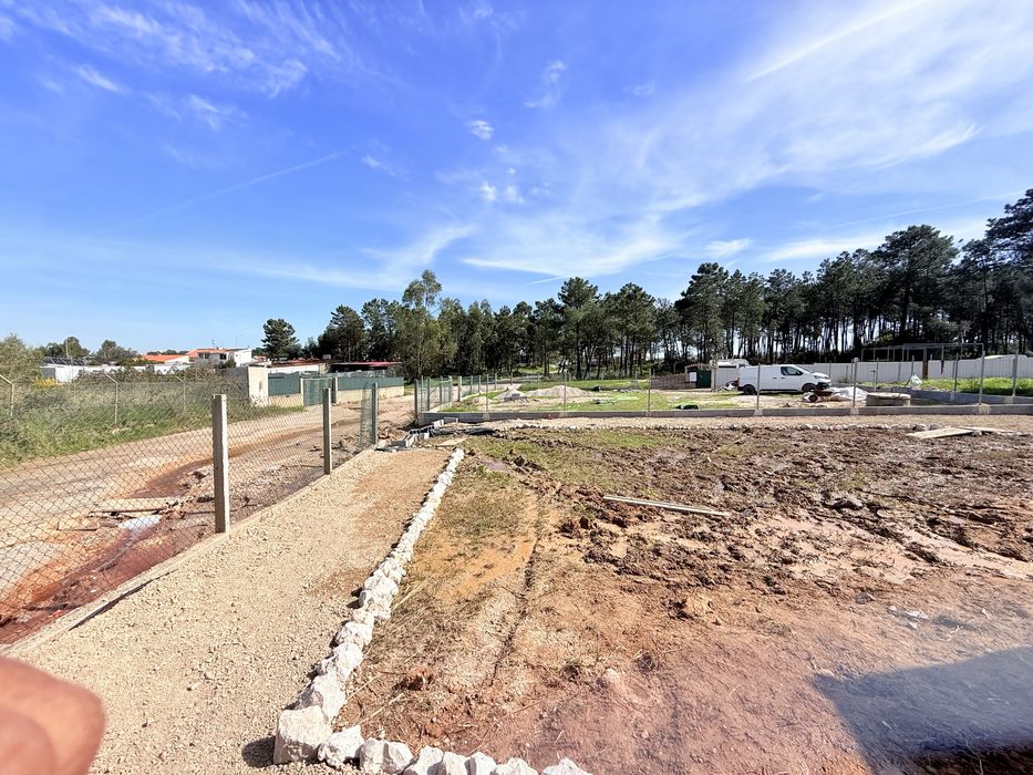 Casa modular em terreno rustico