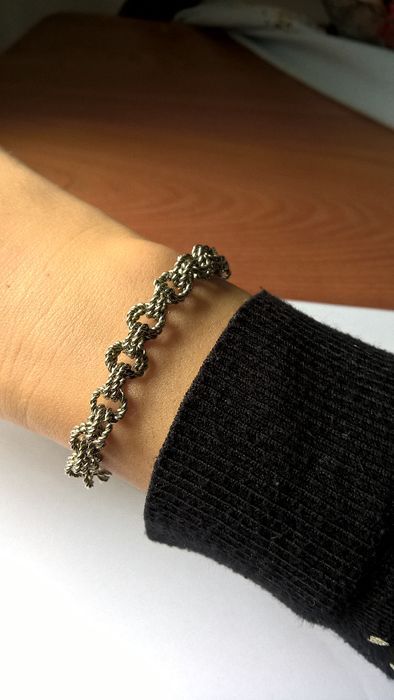 Pulseira prateada (portes incluídos)