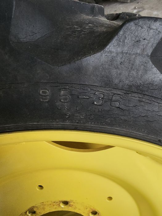 Koła do miedzyrzedzi John Deere