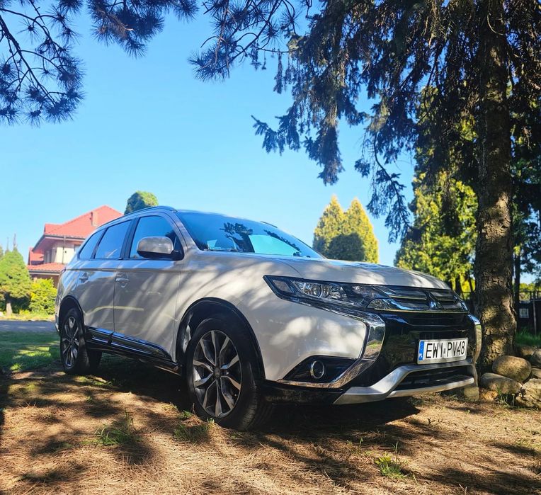 Mitsubishi Outlander Mitsubishi Outlander 2.4 4x4 7-osobowy, Automat, 2016,  Niski przebieg