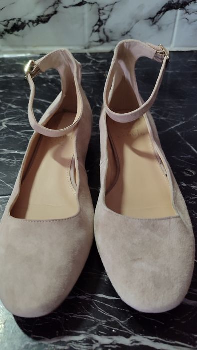 Обувь на дівчинку