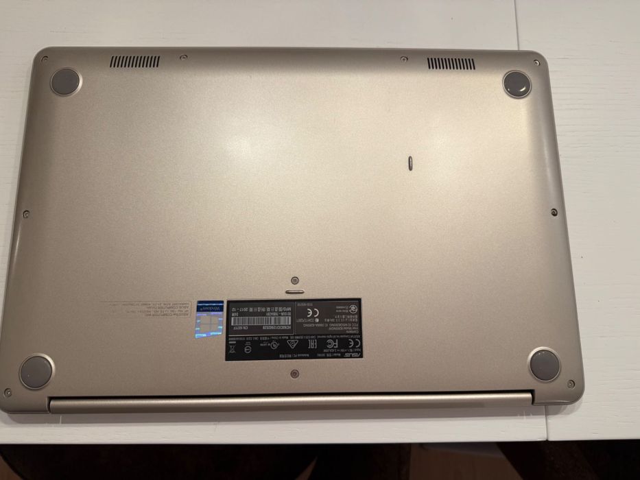 Portátil Asus Vivobook