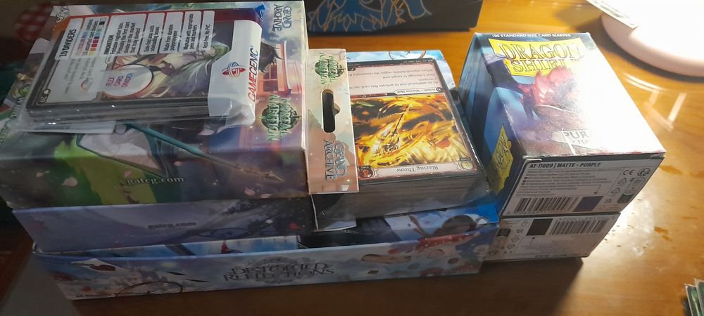 Coleção cartas de Grand Archive com algumas cartas foil