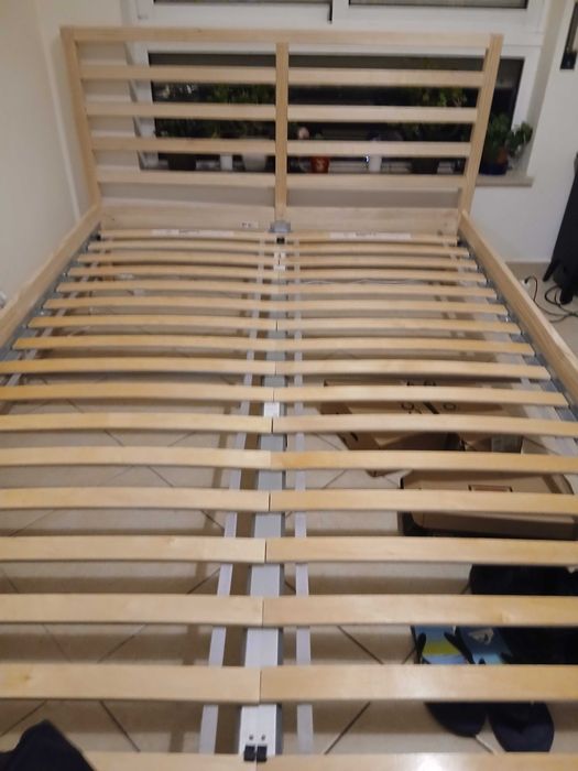 Cama de casal IKEA