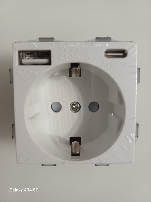 Tomada interior com USB / Type c429593041547438084