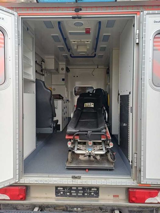 Kontener Zabudowa Wysposażenie Karetka Ambulans Sprinter