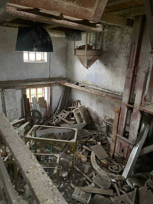 Продаж приміщення неподалік міста