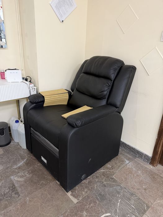 Sprzedam 2 fotele do pedicure – stan bardzo dobry