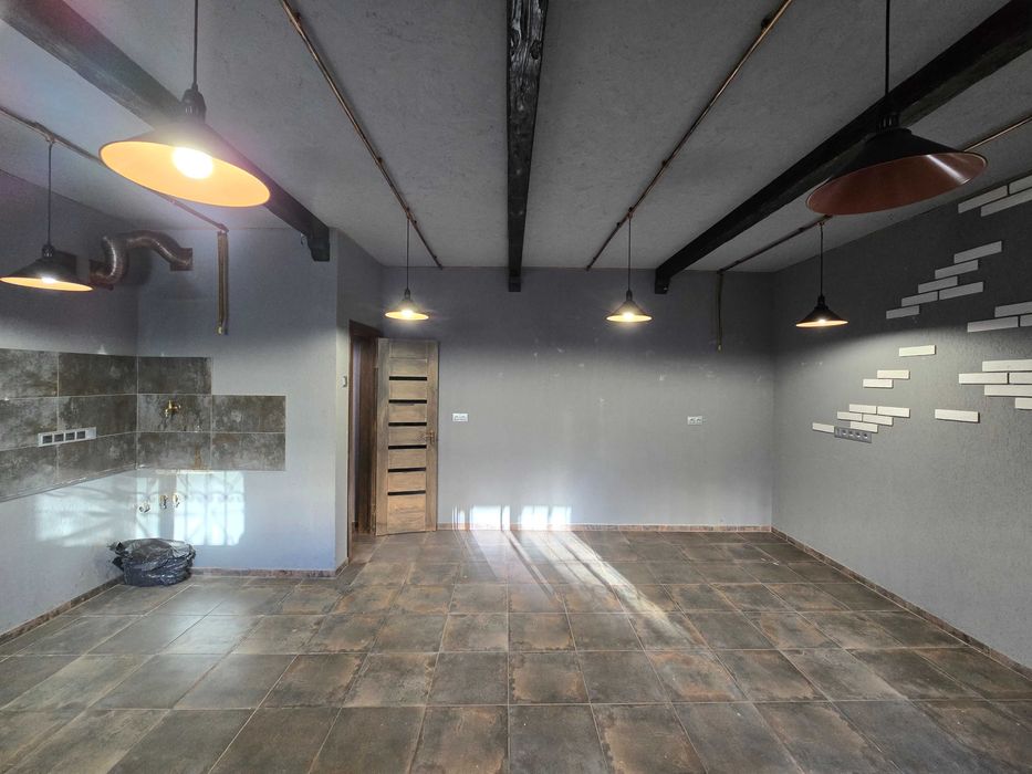 Комерційне приміщення з гарним ремонтом в новому  розвиненому районі!