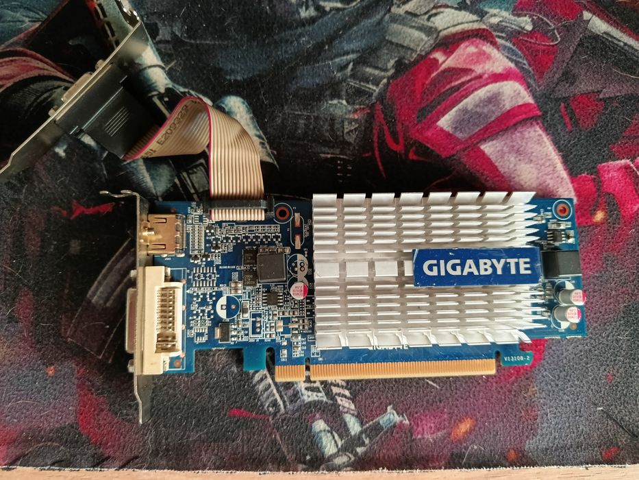 Видеокарта Gigabyte GeForce 210 1GB DDR3 (GV-N210SL-1GI) Silent / Бесшумная