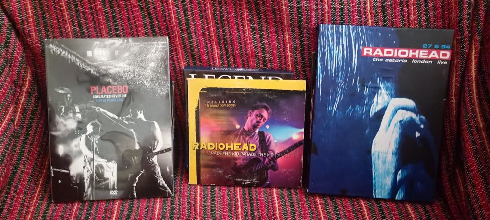 Lote de DVDs e cds
