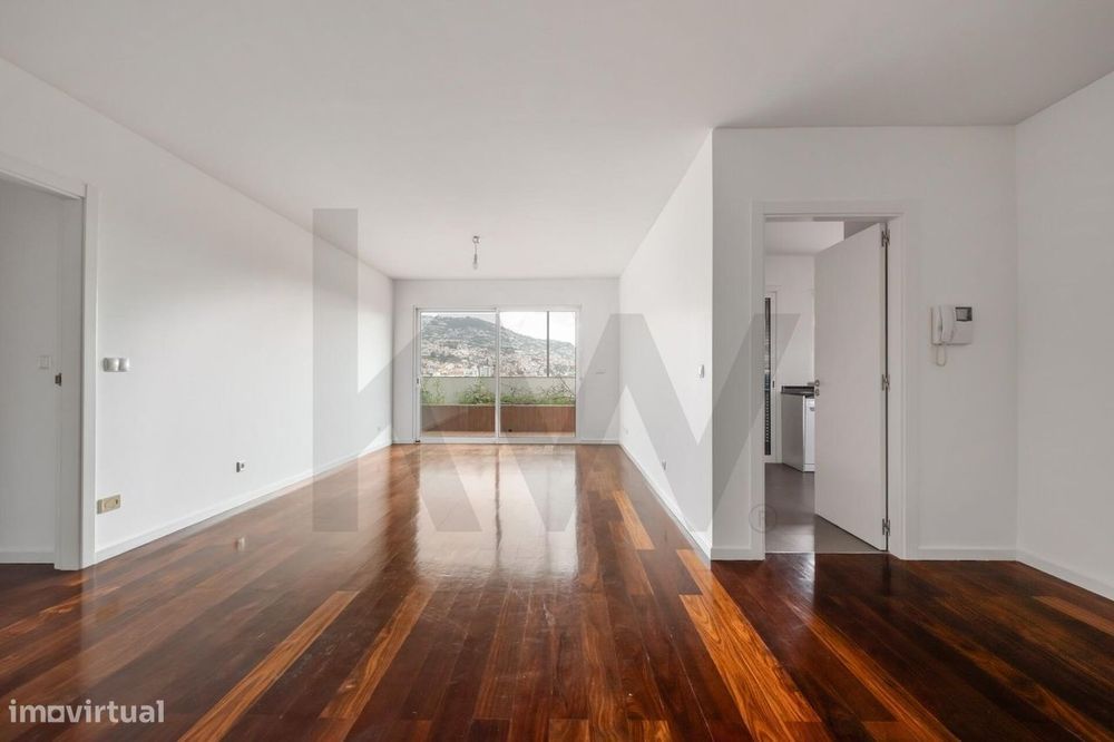 Apartamento T3 situado em São Pedro, Funchal