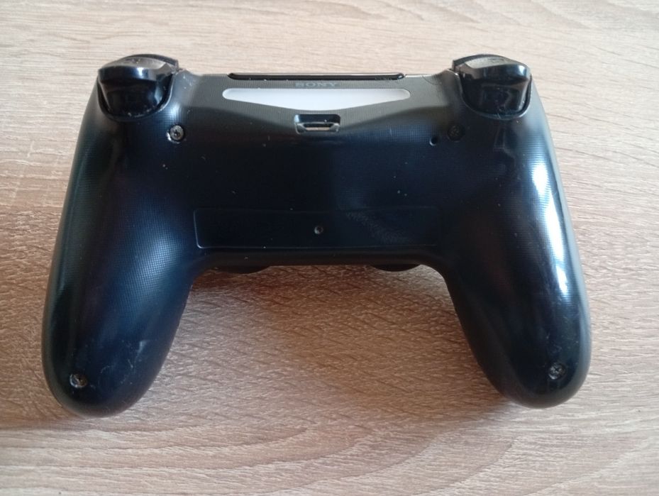 PS4 Controller (read description)64750662747778121