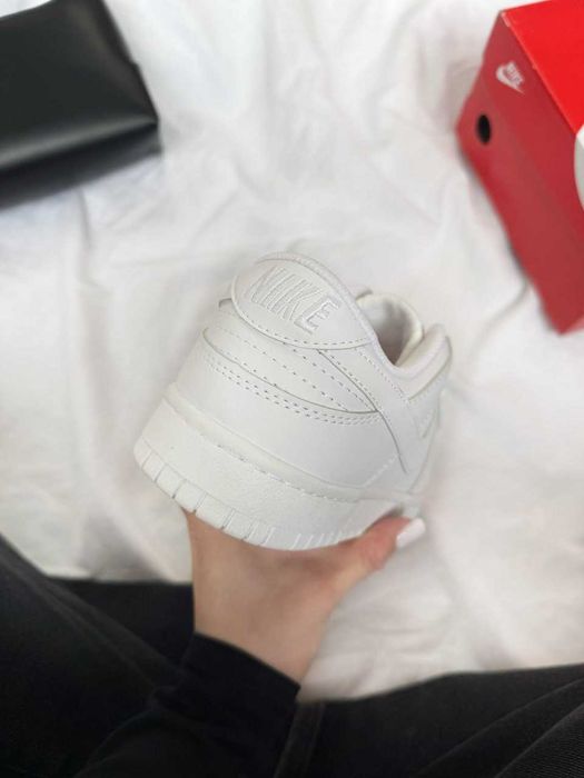 Кросівки Nike SB Dunk Low White жіночі шкіряні білі кеди Найк СБ Данк демісезонні | Женские кроссовки Данки белые демисезонные кожаные 36 37 38 39 40