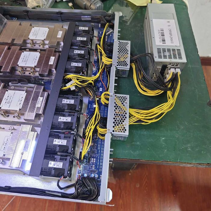 GIGABYTE Server T181-G20 4x 2.5" + 4 x NVLink Tesla V100 16GB SXM2 GPU