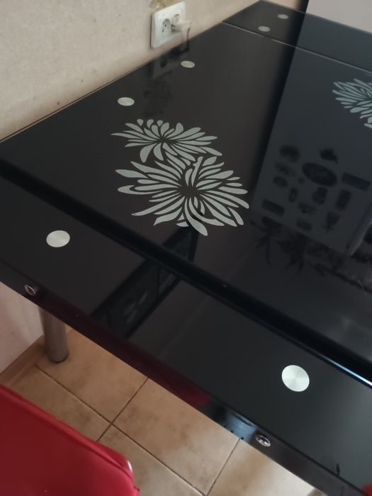 Продам стол для кухни.