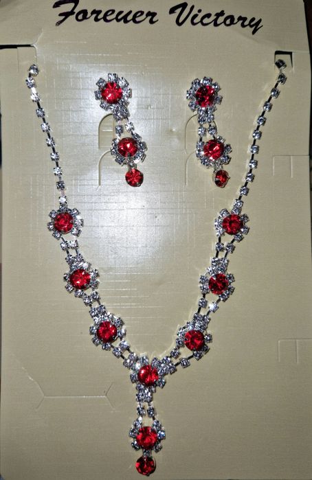 Весільна святкова біжутерія