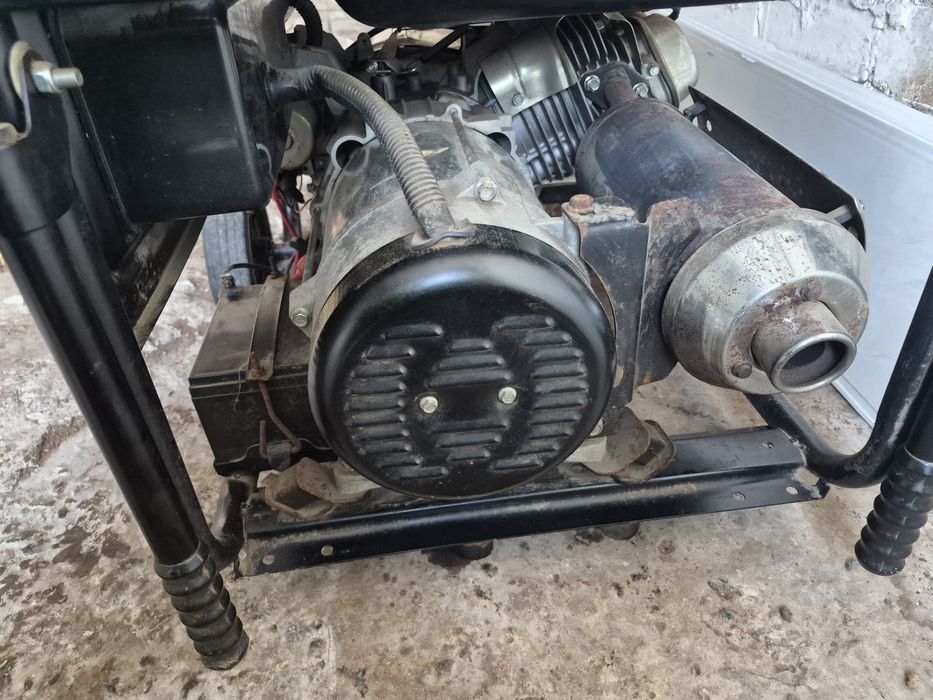 Продам генератор GX 70 E