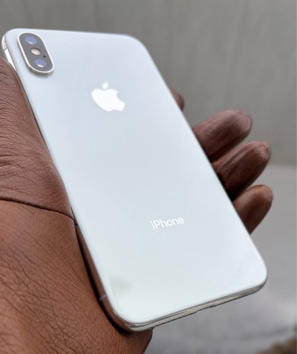 Apple iPhone Xs Silver 64GB