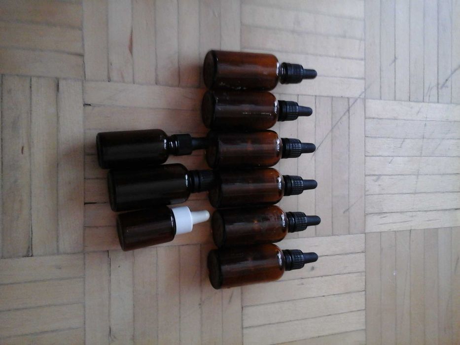 zestaw - kosmetyczne   czarne  butelki z zakraplaczem