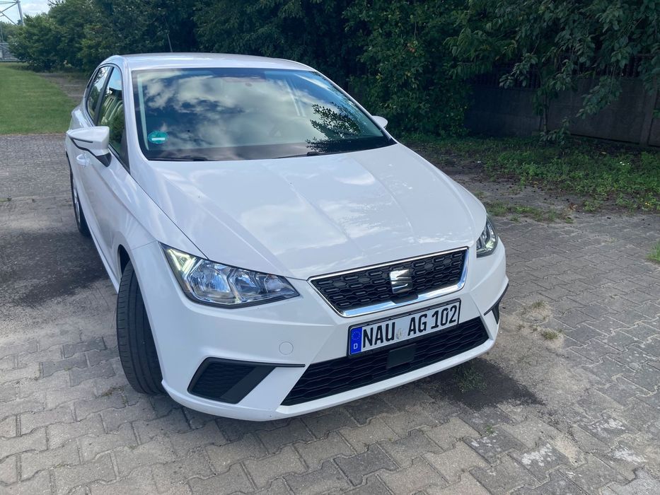 Seat Ibiza Stan bardzo dobry cena plus opłaty.