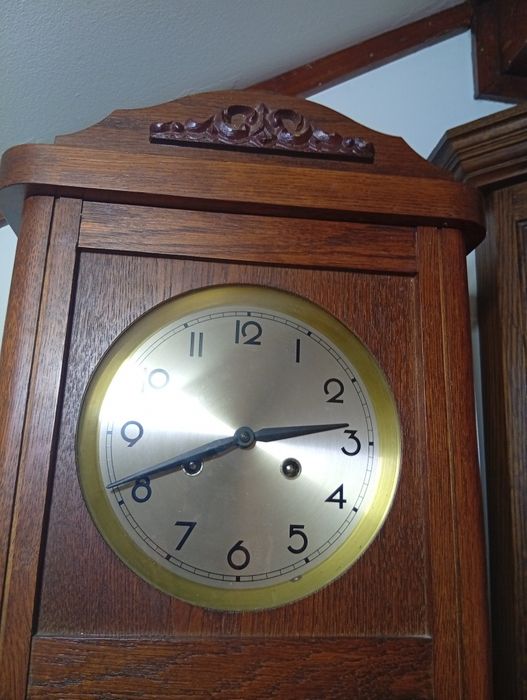 Zegar ścienny wahadłowy