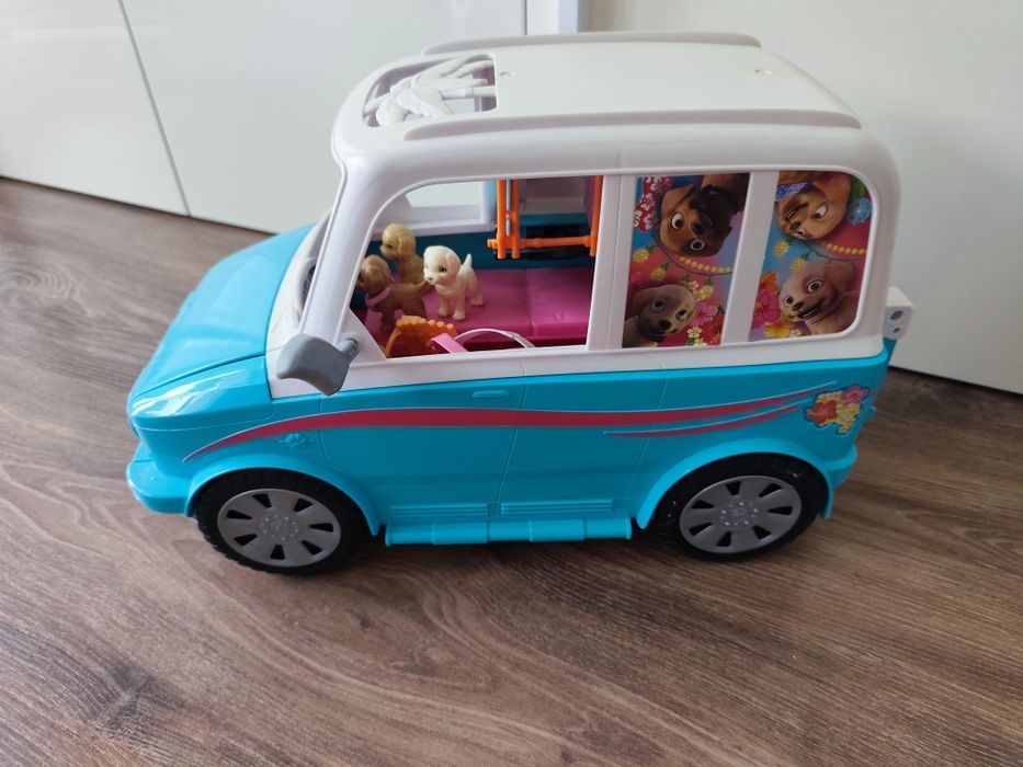 Wakacyjny kamper Barbie