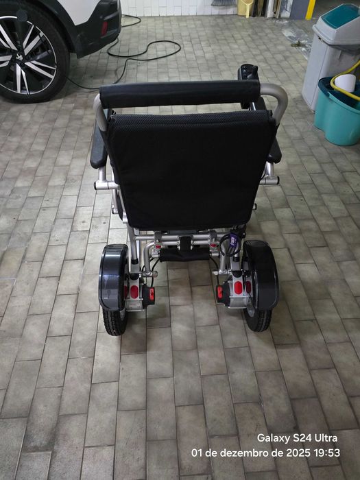 Cadeira de rodas marca TEYDER modelo SPA