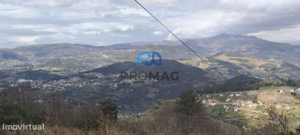 Terreno Urbanizável de 7959 m² com Armazém