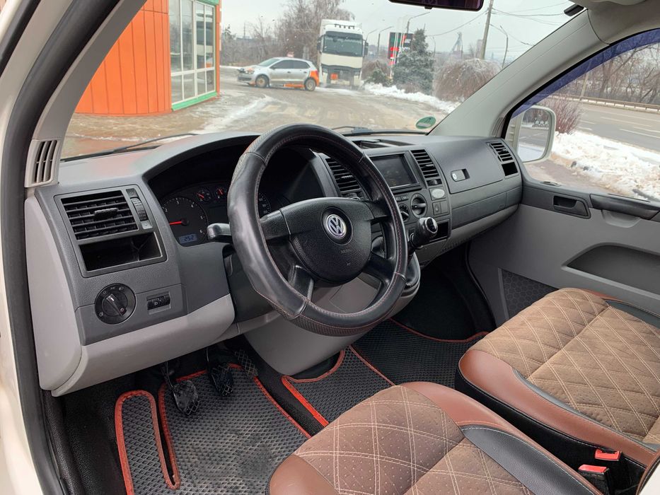Volkswagen Transporter 1.9 TDI Пассажир 2007 год.