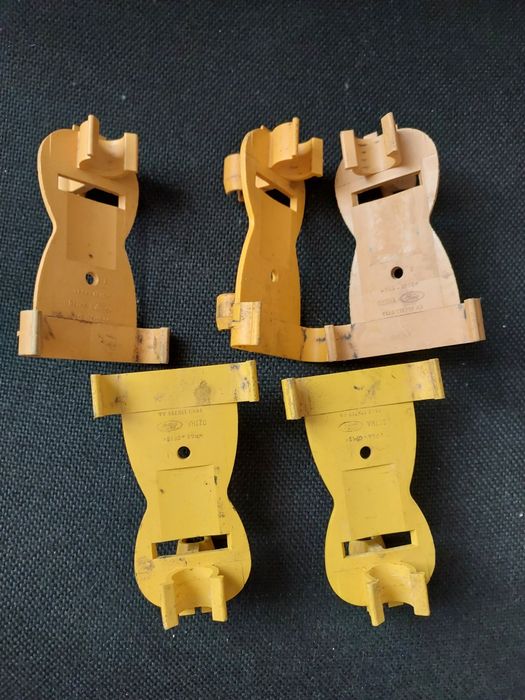 Кріплення Крюка буксировочного  Форд Фокус Фієста Мондео