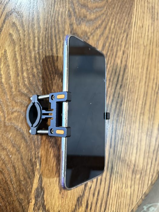 Тримач для телефона.