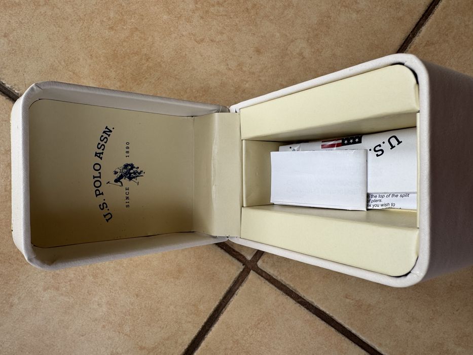 часы женские U.S Polo assn с камнями