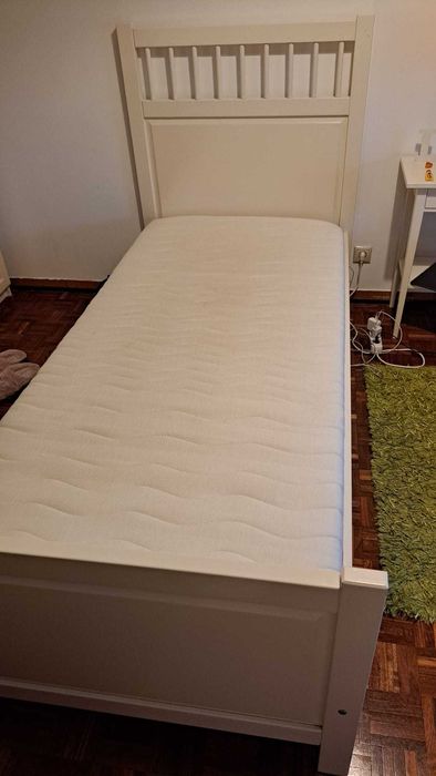 Cama de solteiro IKEA HEMNES