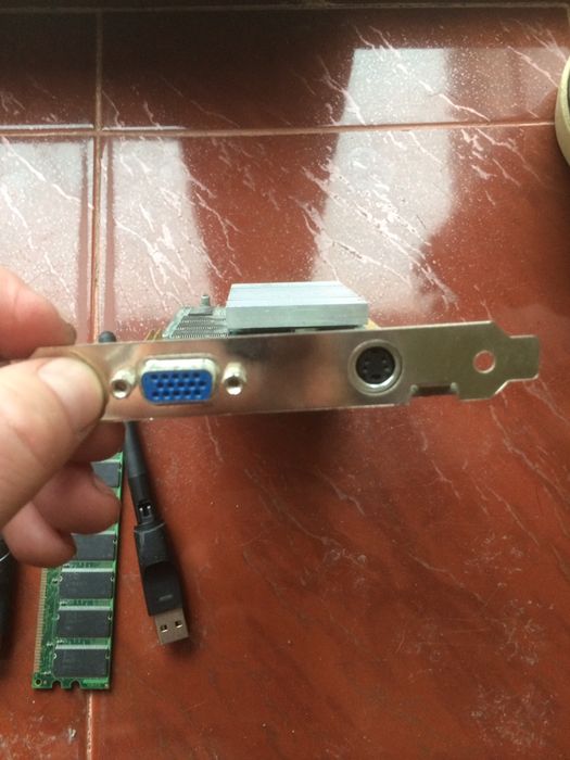 Графічні карти память 1gb usb антенки wifi