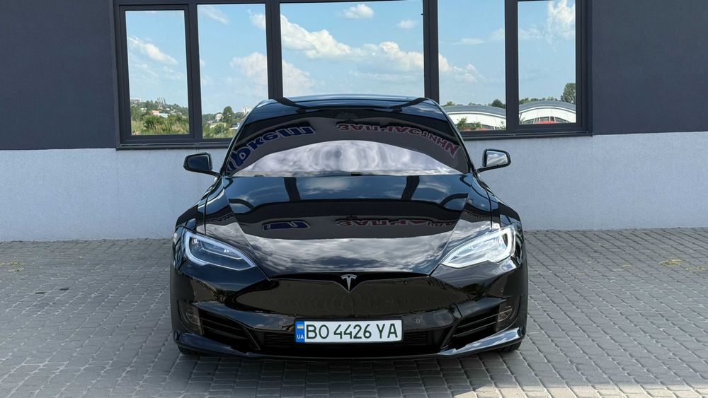 Tesla Model S 2019