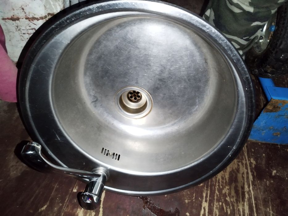 Zlewozmywak z baterią