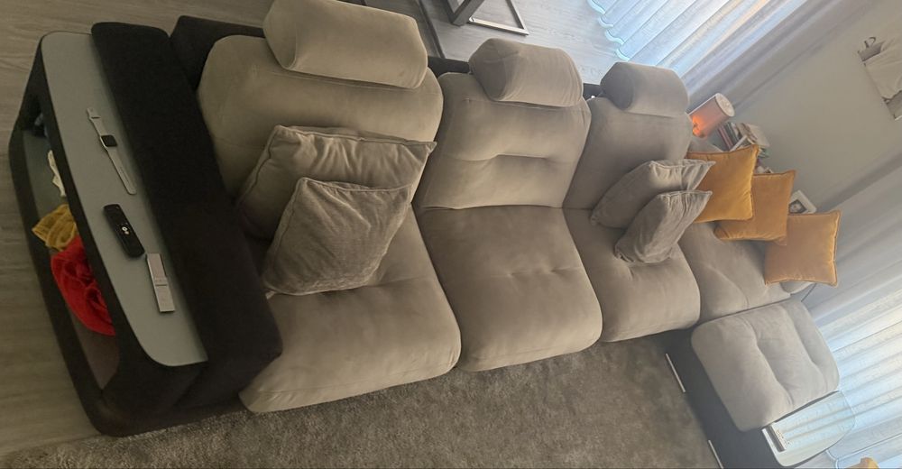 Sofa grande preto e cinza