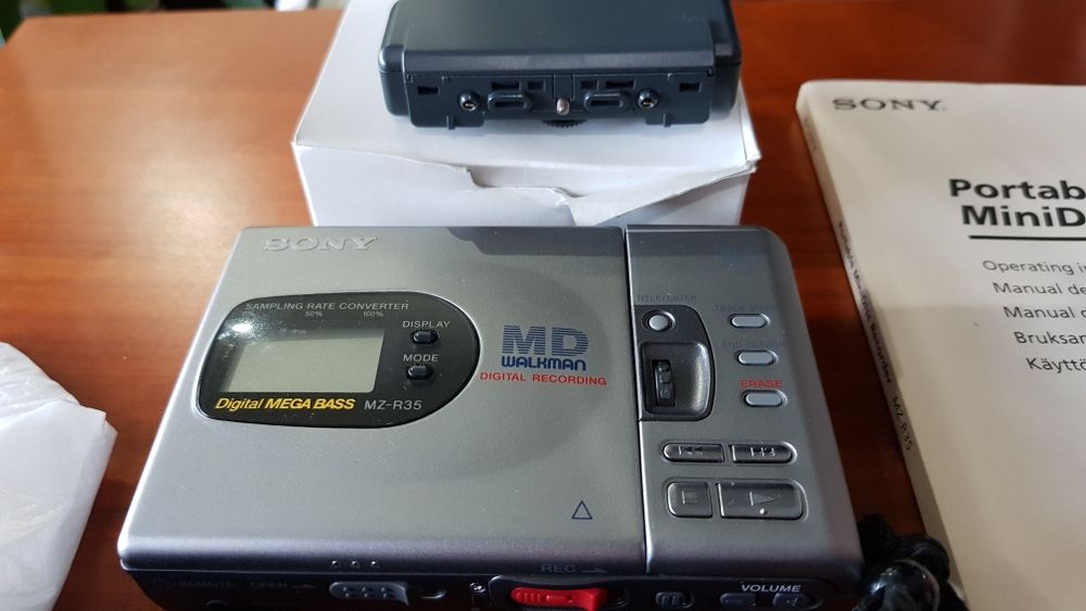 .Mini Disk Sony  MZ-R 35 na caixa original.