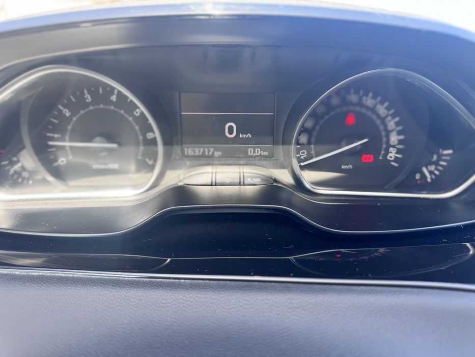 PEUGEOT 208 1.2 ALLURE de 2015 nacional